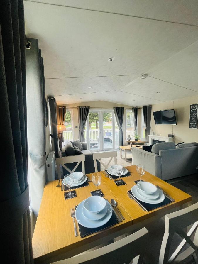 Buttermere Lodge With Hot Tub Barmby on the Moor Eksteriør bilde